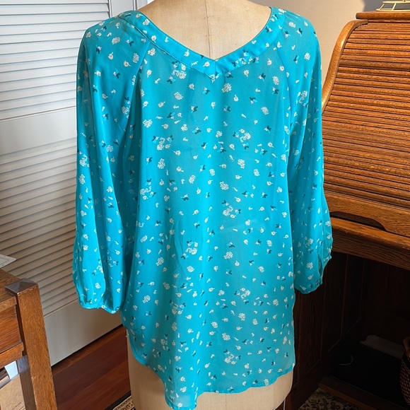 Sheer turquoise floral tunic. - Picture 2 of 4